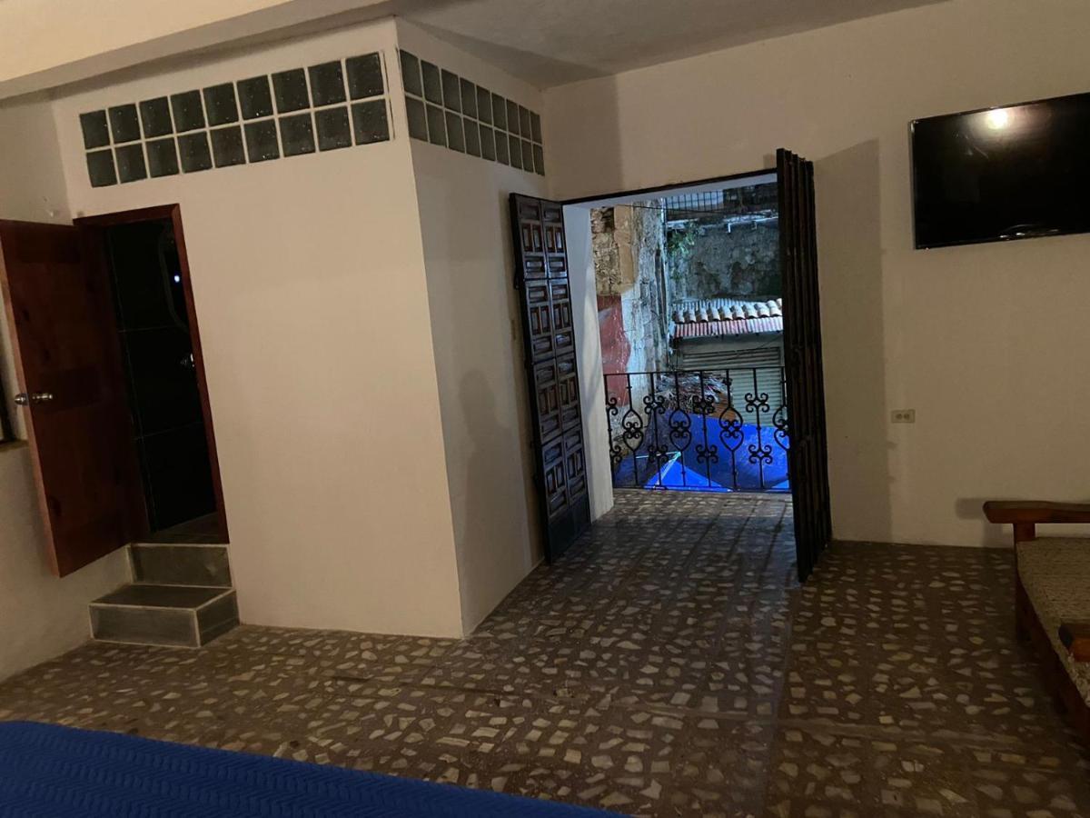 Hotel El Gran Toril Taxco de Alarcon Esterno foto