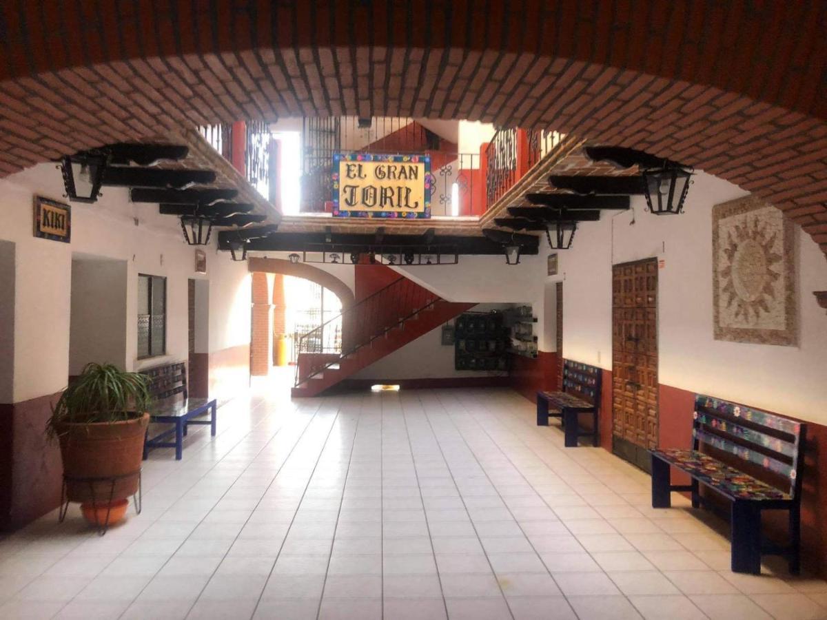 Hotel El Gran Toril Taxco de Alarcon Esterno foto