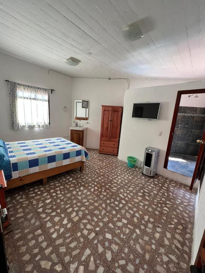 Hotel El Gran Toril Taxco de Alarcon Esterno foto