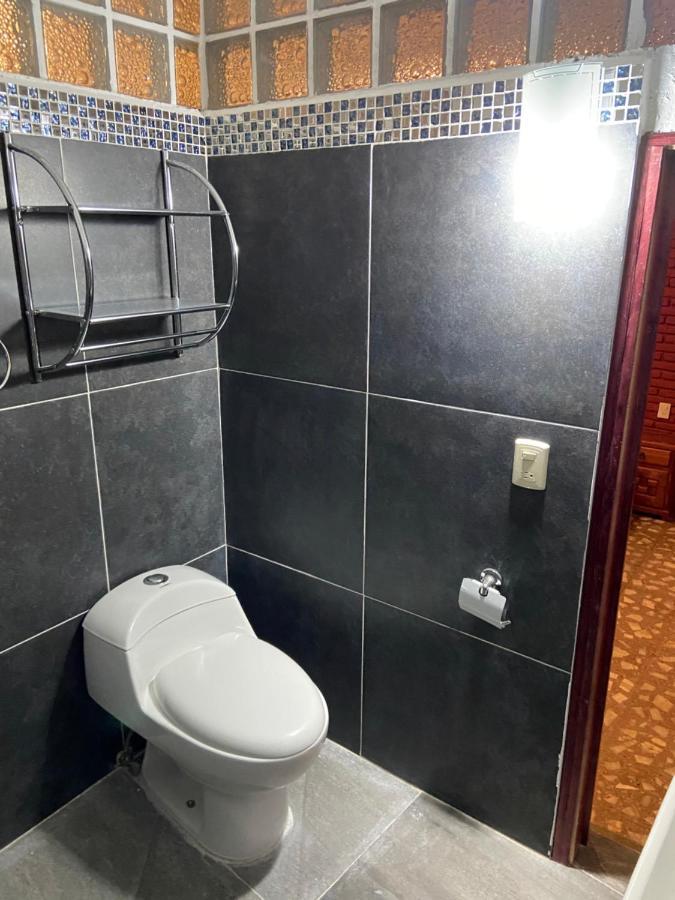 Hotel El Gran Toril Taxco de Alarcon Esterno foto