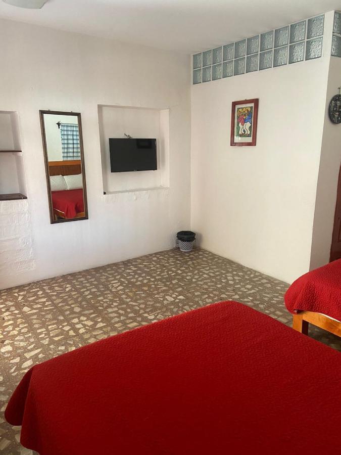 Hotel El Gran Toril Taxco de Alarcon Esterno foto
